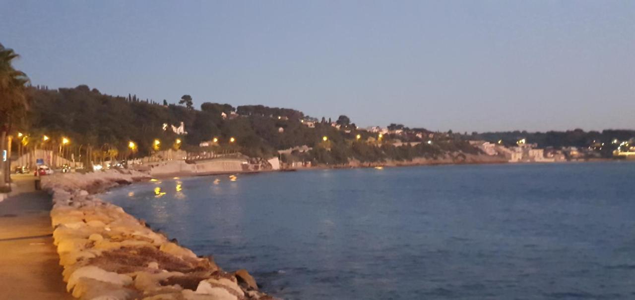 Appartement Entier Au Dessus De Villa, Climatisation Reversible Poele A Bois Tres Chaleureux , Wi Fi Parking Privee Gratuit Situation 500 M, Plage Et Centre Ville Sanary-sur-Mer Kültér fotó