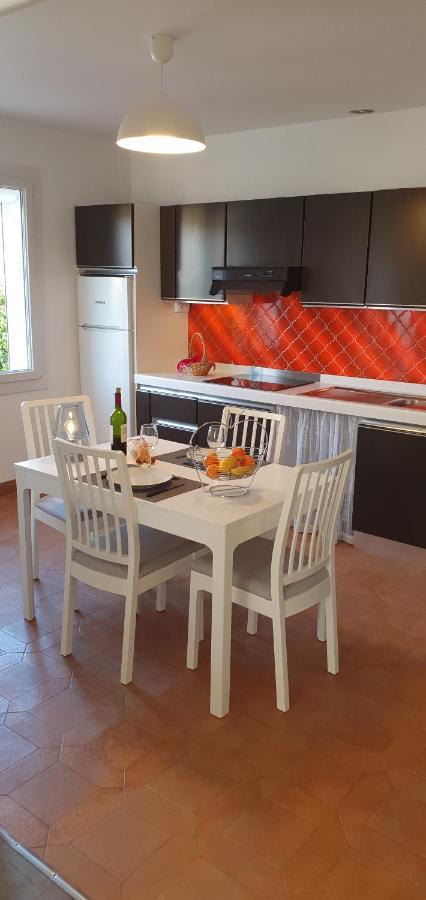 Appartement Entier Au Dessus De Villa, Climatisation Reversible Poele A Bois Tres Chaleureux , Wi Fi Parking Privee Gratuit Situation 500 M, Plage Et Centre Ville Sanary-sur-Mer Kültér fotó