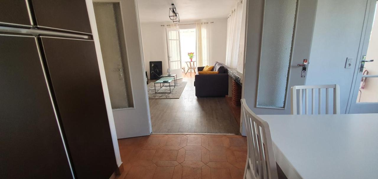 Appartement Entier Au Dessus De Villa, Climatisation Reversible Poele A Bois Tres Chaleureux , Wi Fi Parking Privee Gratuit Situation 500 M, Plage Et Centre Ville Sanary-sur-Mer Kültér fotó